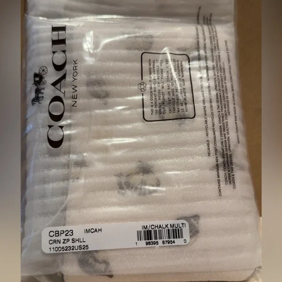 Coach Seashell Wristlet - Picture 4 of 9